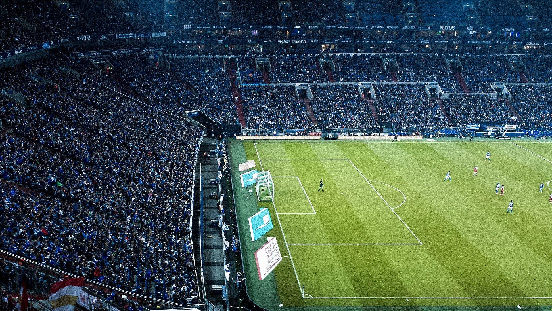 欧洲足坛重磅转会，顶级中场天价签约豪门俱乐部