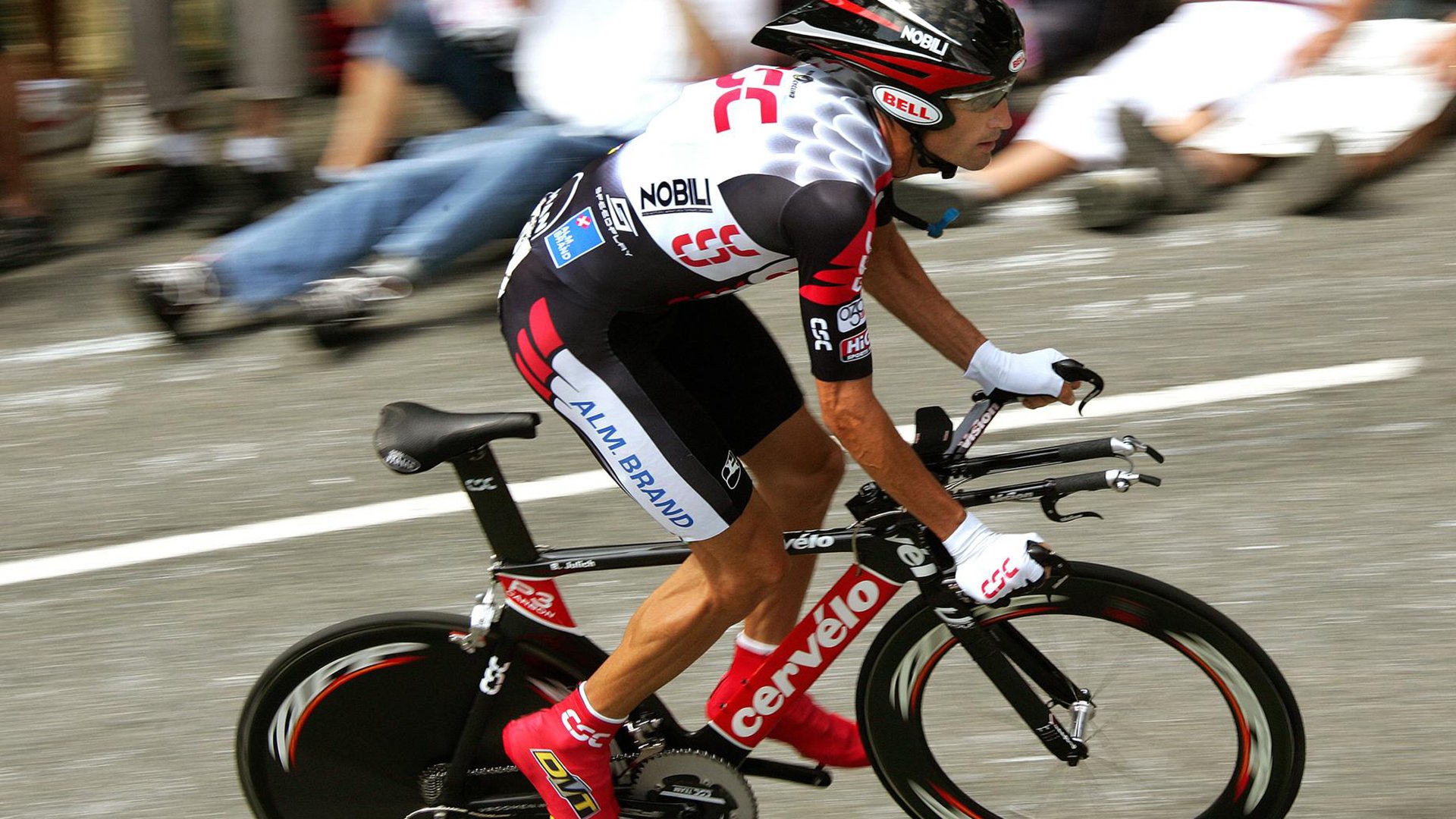 自由式滑雪世界杯中国站落幕，新秀选手惊艳表现引关注