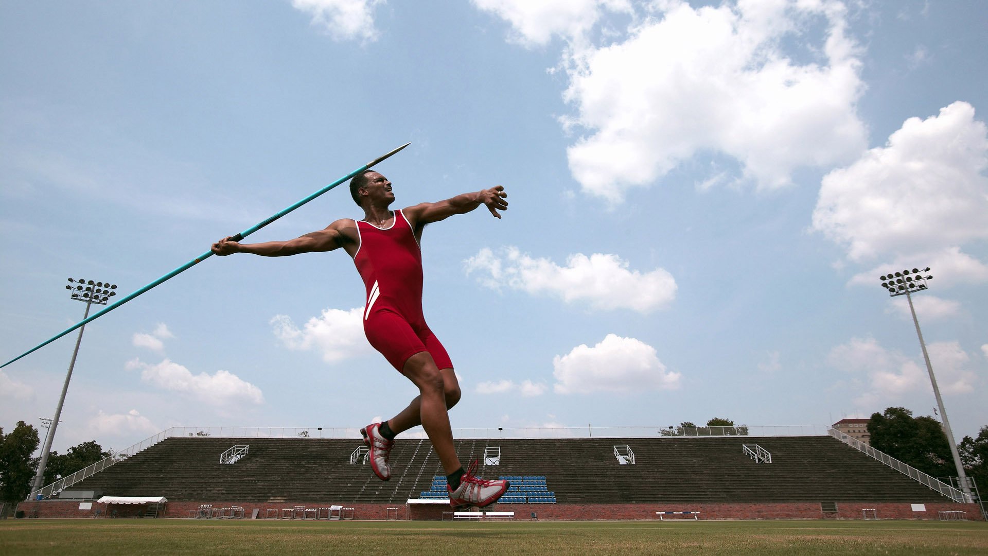 短跑新星闪耀全国田径锦标赛，破纪录夺冠引关注